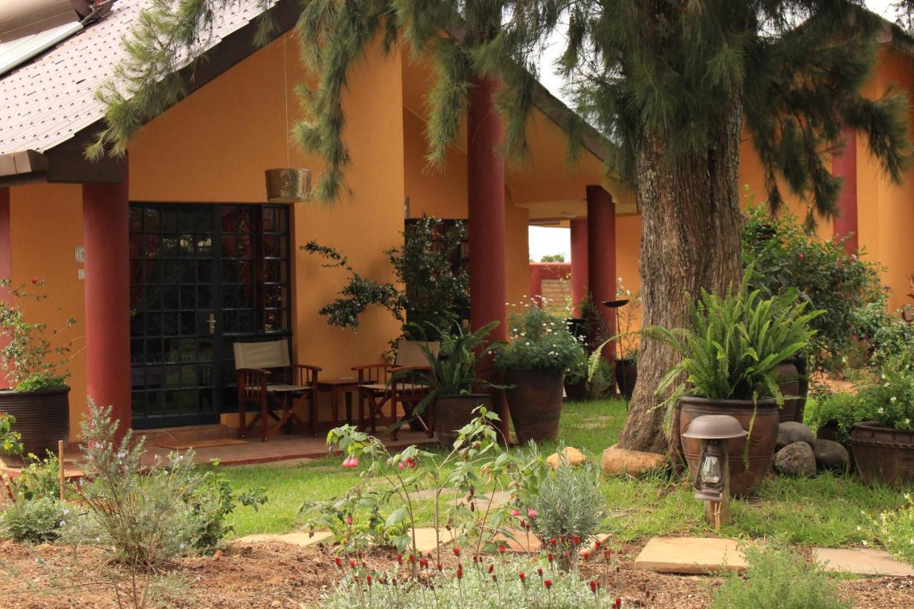 Hotel Le Rustique à Nanyuki Extérieur photo
